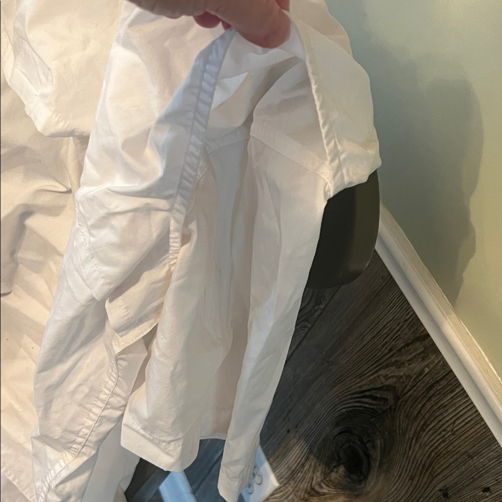 Columbia World Wide Men's Classic White Button-Down Shirt - Picture 6 of 6